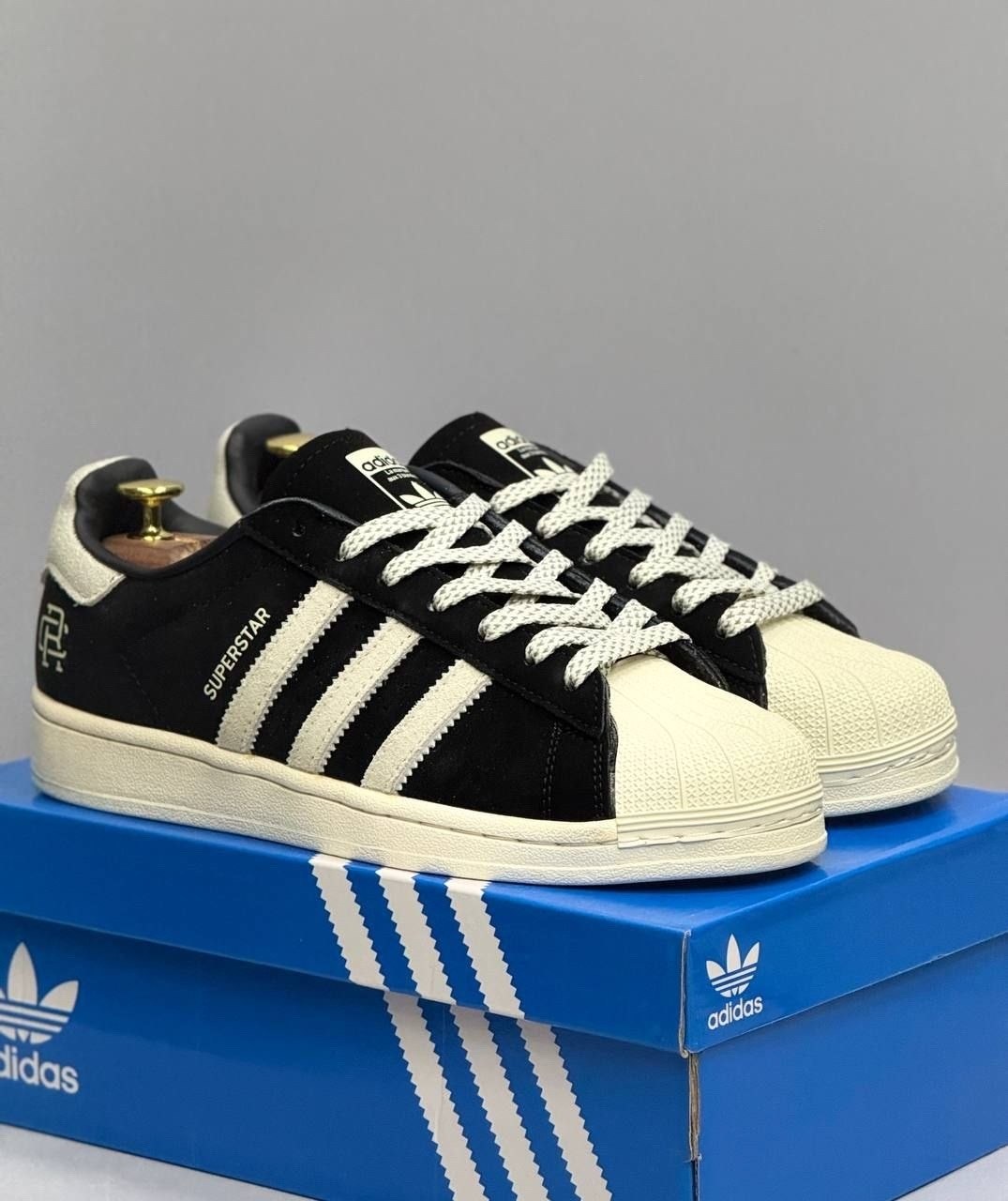 кроссовки adidas superstar,кроссовки superstar black white gold adidas,кроссовки adidas original superstar,адидас супер стар,