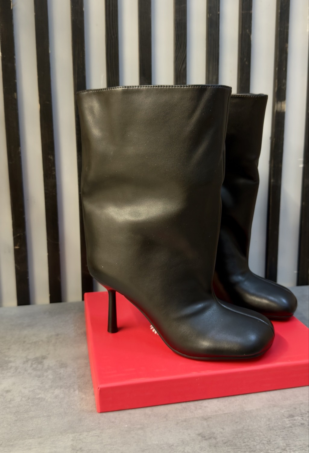 сапоги высокие,,шикарные сапоги,christian louboutin,женские сапоги
