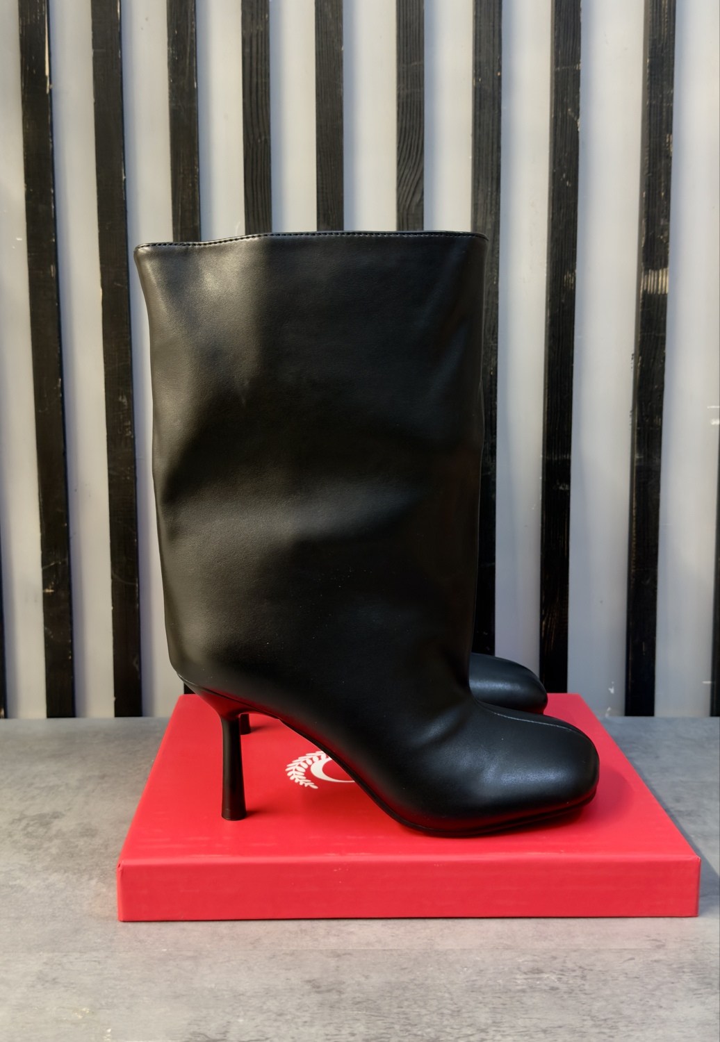 сапоги высокие,,шикарные сапоги,christian louboutin,женские сапоги