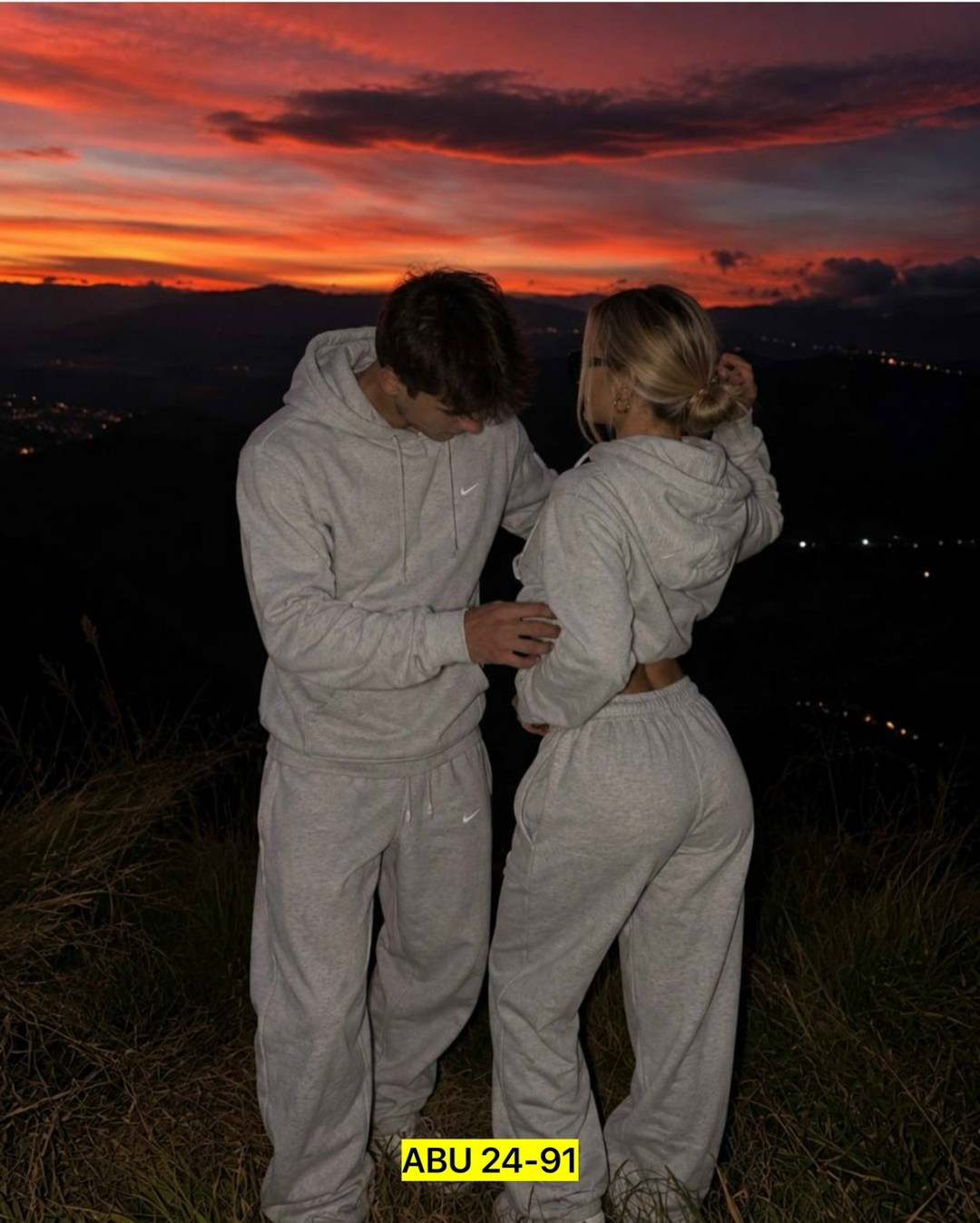 парные спортивные костюмы,фотосессии для пар,парные костюмы на флисе,спортивный костюм парный,парные костюмы