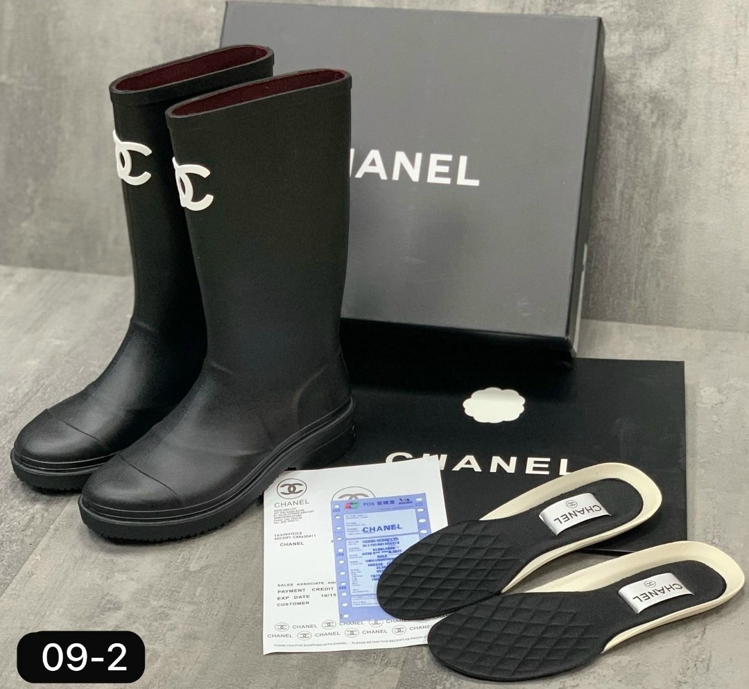 резиновые сапоги chanel,сапоги chanel,chanel черные резиновые сапоги для женщин,женские резиновые сапоги chanel,chanel черные резиновые сапоги