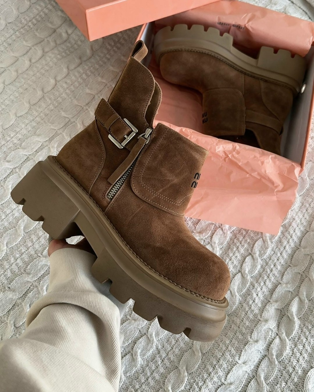 ,ботинки замшевые miu miu,ботинки miu miu,ботинки осенние miu miu premium shoes,ботинки осенние miu miu premiumshoes