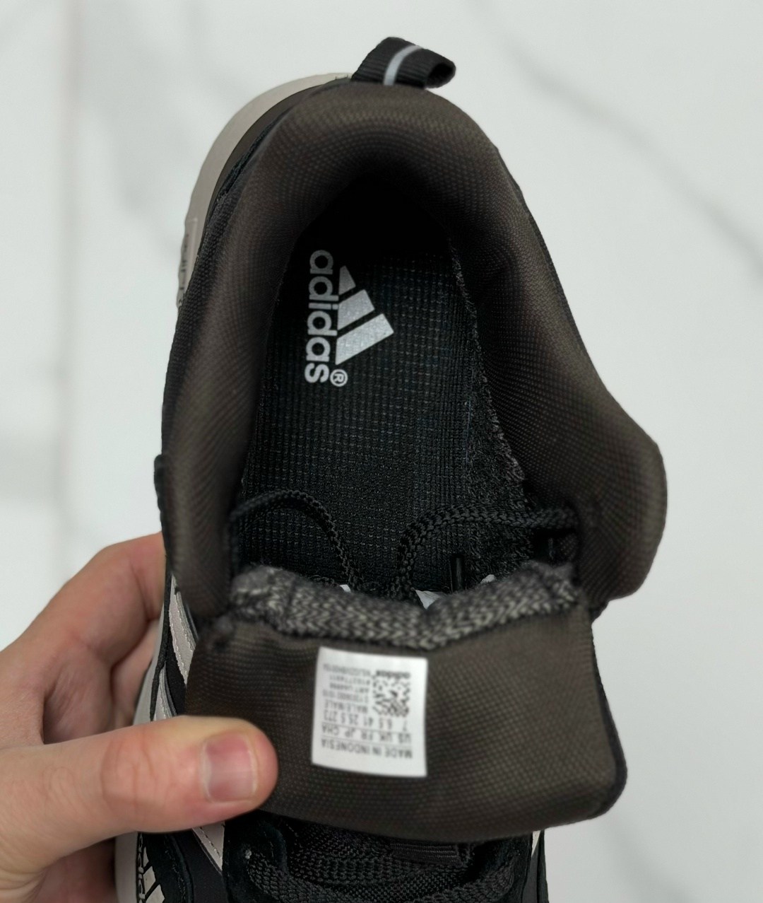 зимние кроссовки adidas,зимние кроссовки мужские adidas,кроссовки зимние adidas retropy f2 hi черные,зимние кроссовки adidas zx 750 hi,кроссовки зимние высокие adidas zx 750 с мехом