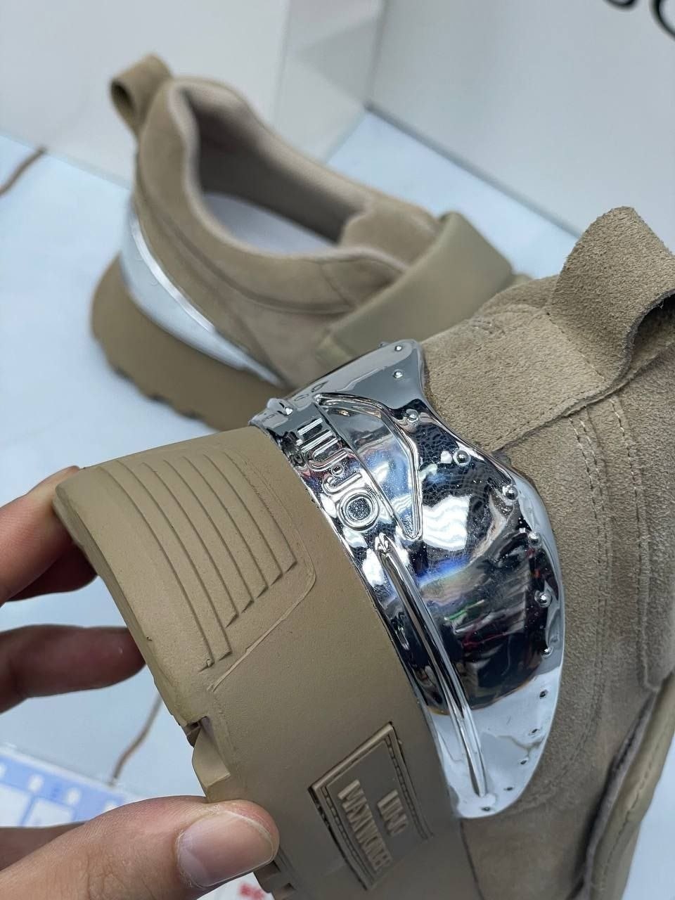 ,женские кроссовки, женская,обуви,кроссовки fendi