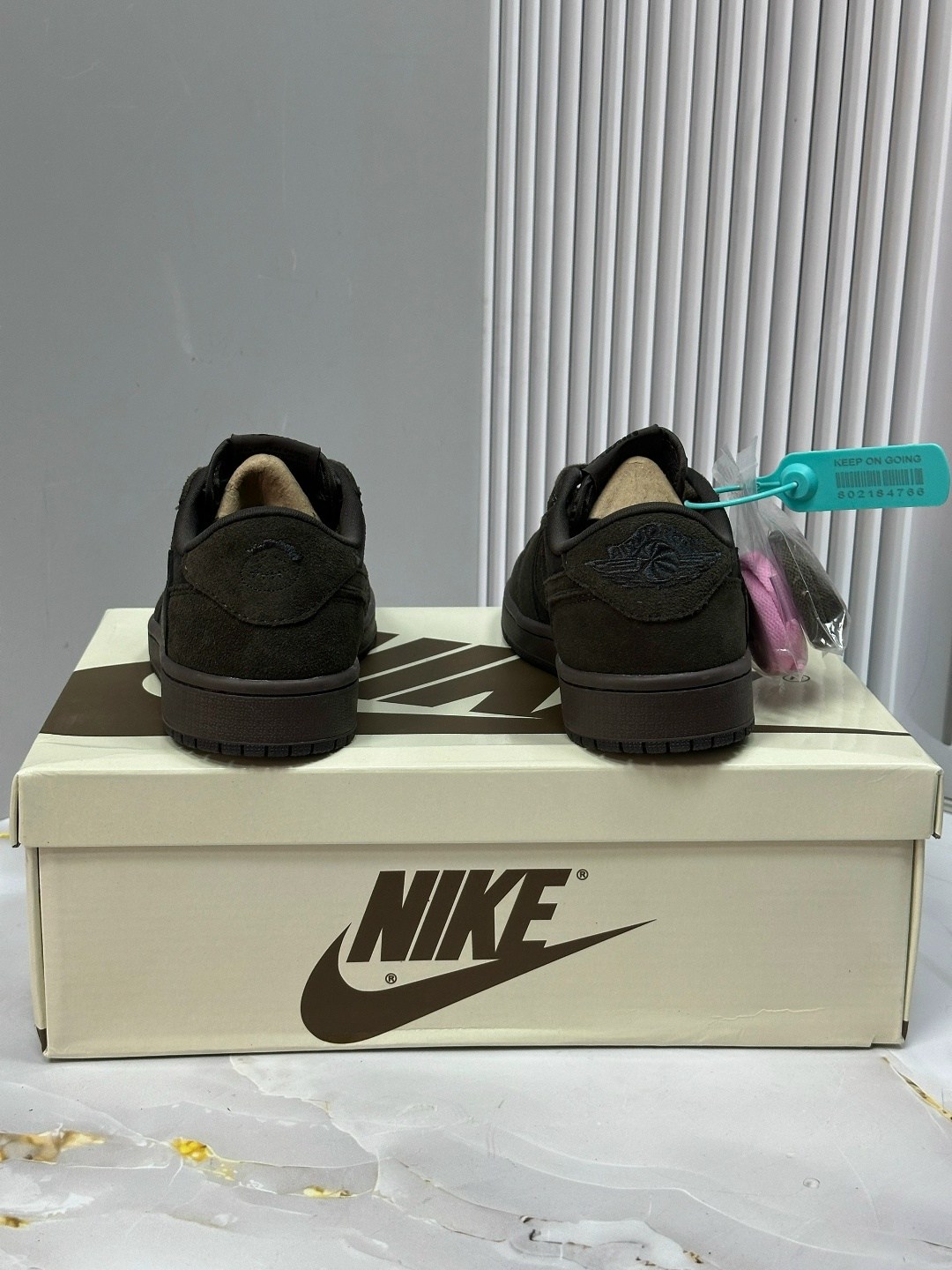 кроссовки nike travis scott air jordan 1 low,nike air jordan 1 low travis scott,кроссовки travis scott x air jordan 1 low og,nike air jordan 1 low x travis scott,кроссовки travis scott x air jordan 1