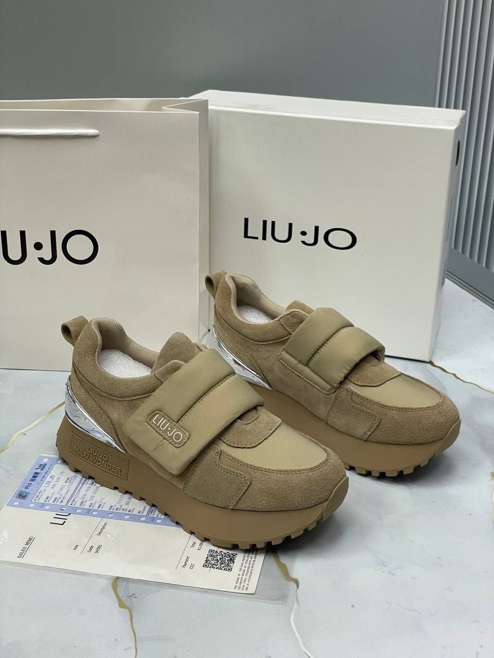 ,женские кроссовки, женская,обуви,кроссовки fendi