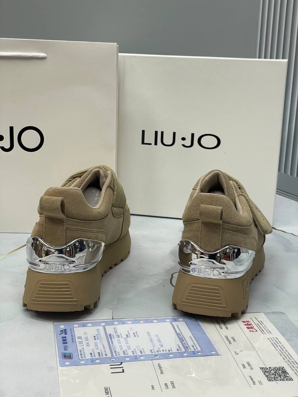 ,женские кроссовки, женская,обуви,кроссовки fendi