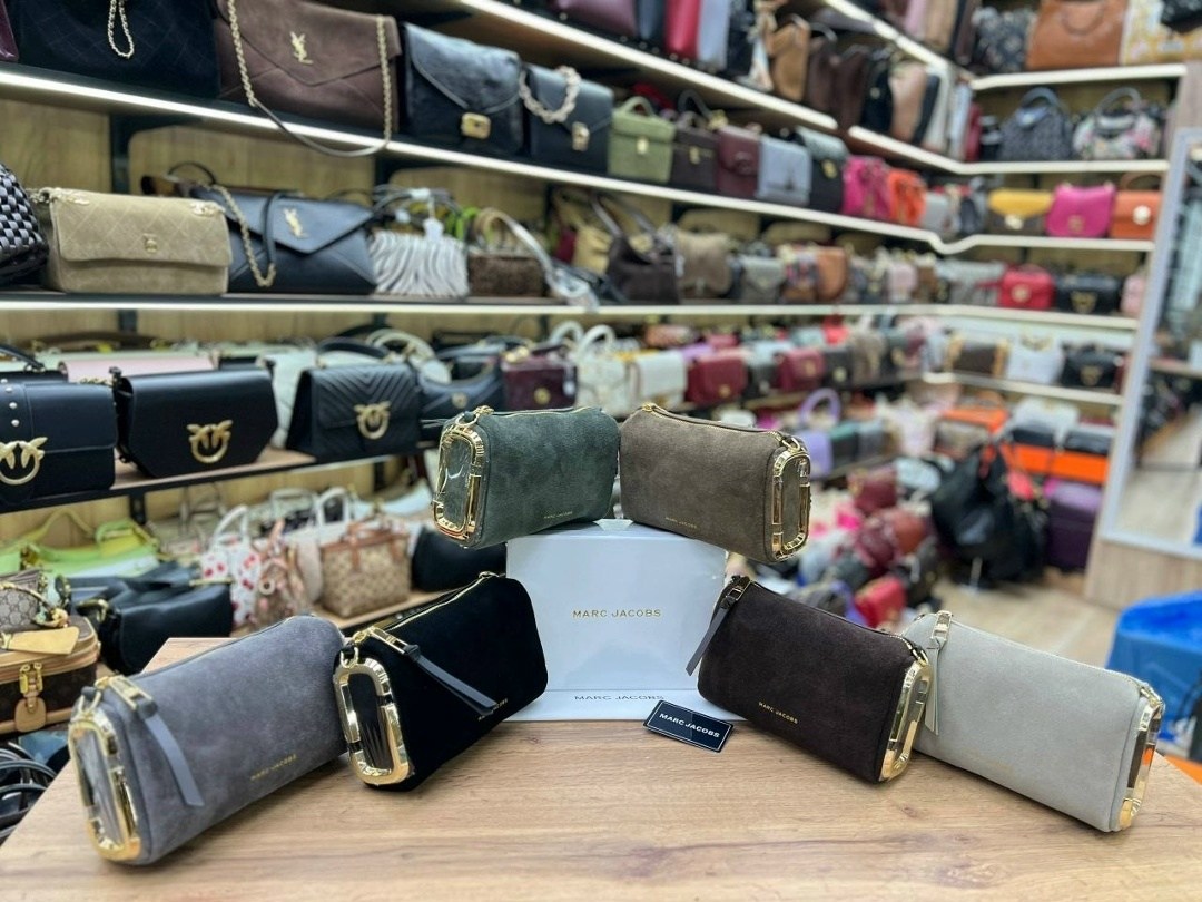 сумка женская marc jacobs,сумка marc jacobs из замши,сумка marc jacobs,сумка-хобо от marc jacobs из натуральной кожи,сумка marc jacobs из натуральной замши