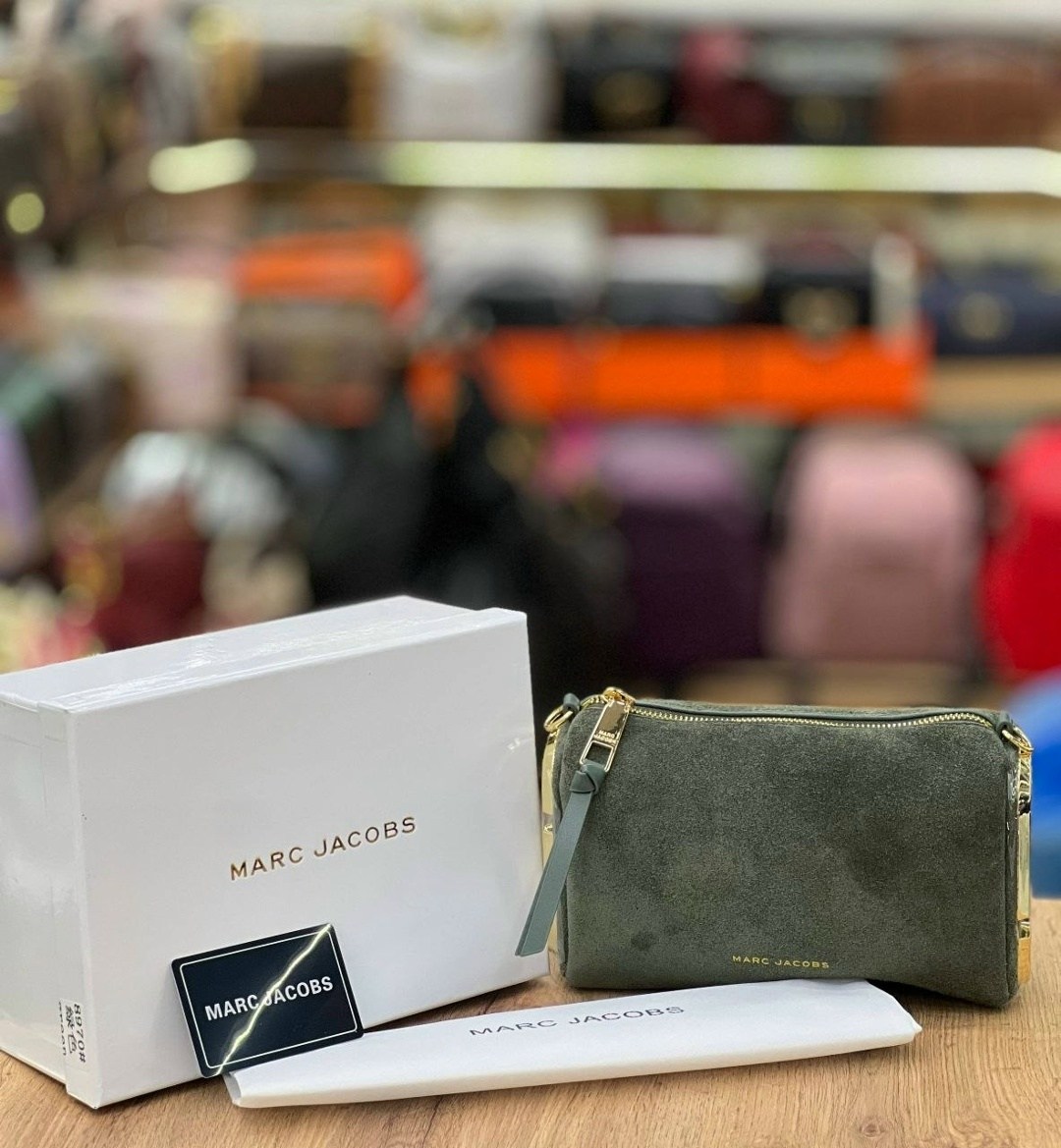 сумка женская marc jacobs,сумка marc jacobs из замши,сумка marc jacobs,сумка-хобо от marc jacobs из натуральной кожи,сумка marc jacobs из натуральной замши
