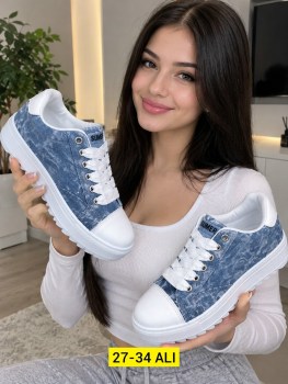 Кроссовки
