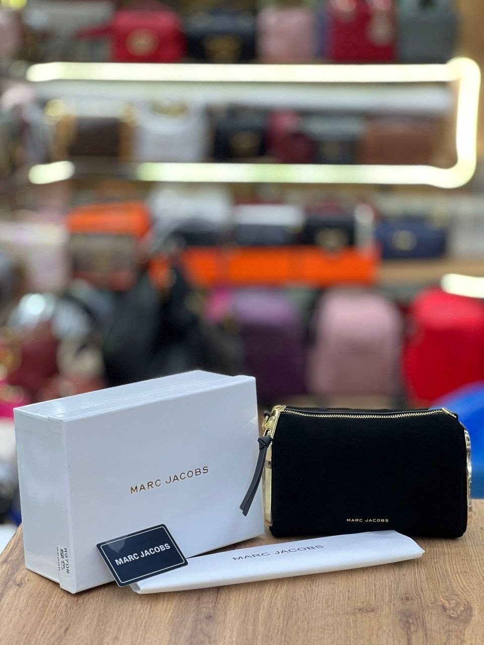 сумка женская marc jacobs,сумка marc jacobs из замши,сумка marc jacobs,сумка-хобо от marc jacobs из натуральной кожи,сумка marc jacobs из натуральной замши