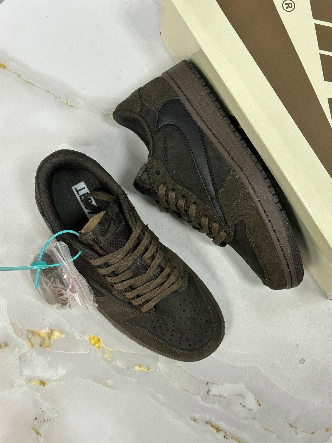 кроссовки nike travis scott air jordan 1 low,nike air jordan 1 low travis scott,кроссовки travis scott x air jordan 1 low og,nike air jordan 1 low x travis scott,кроссовки travis scott x air jordan 1