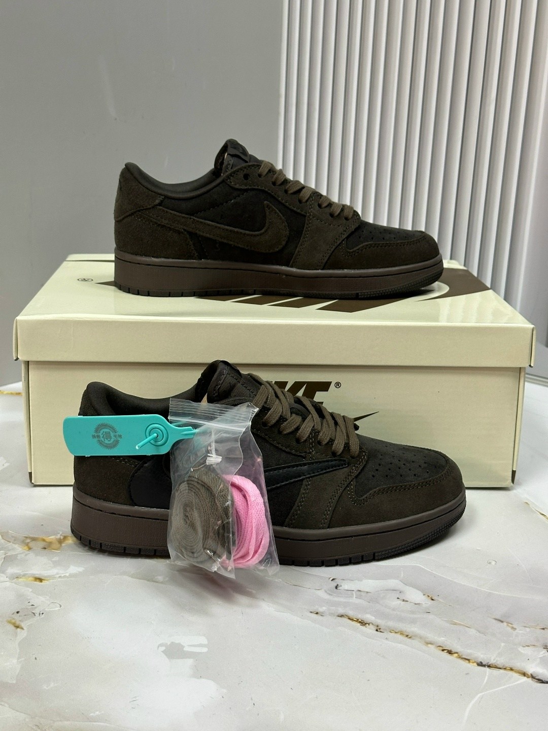 кроссовки nike travis scott air jordan 1 low,nike air jordan 1 low travis scott,кроссовки travis scott x air jordan 1 low og,nike air jordan 1 low x travis scott,кроссовки travis scott x air jordan 1