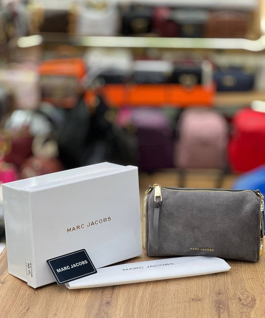 сумка женская marc jacobs,сумка marc jacobs из замши,сумка marc jacobs,сумка-хобо от marc jacobs из натуральной кожи,сумка marc jacobs из натуральной замши
