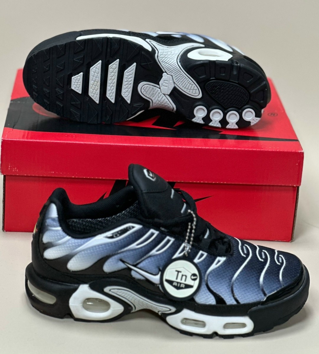 кроссовки nike air max tn plus,кроссовки,кроссовки air max plus tn,nike air max tn plus,мужской кроссовки