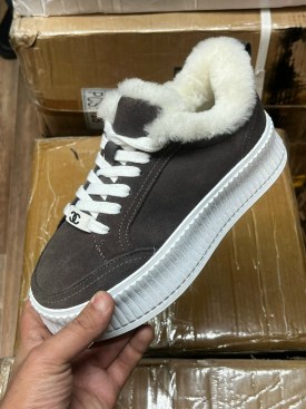 Кроссовки