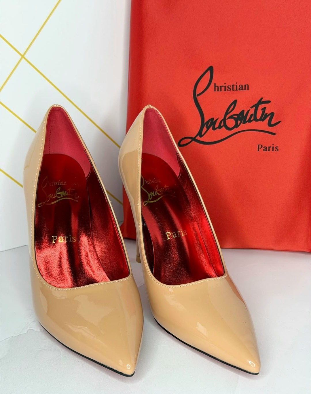 ,christian louboutin бежевые туфли из лакированной кожи,туфли christian louboutin,christian louboutin бежевые туфли из лакированной кожи so kate для женщин,женская