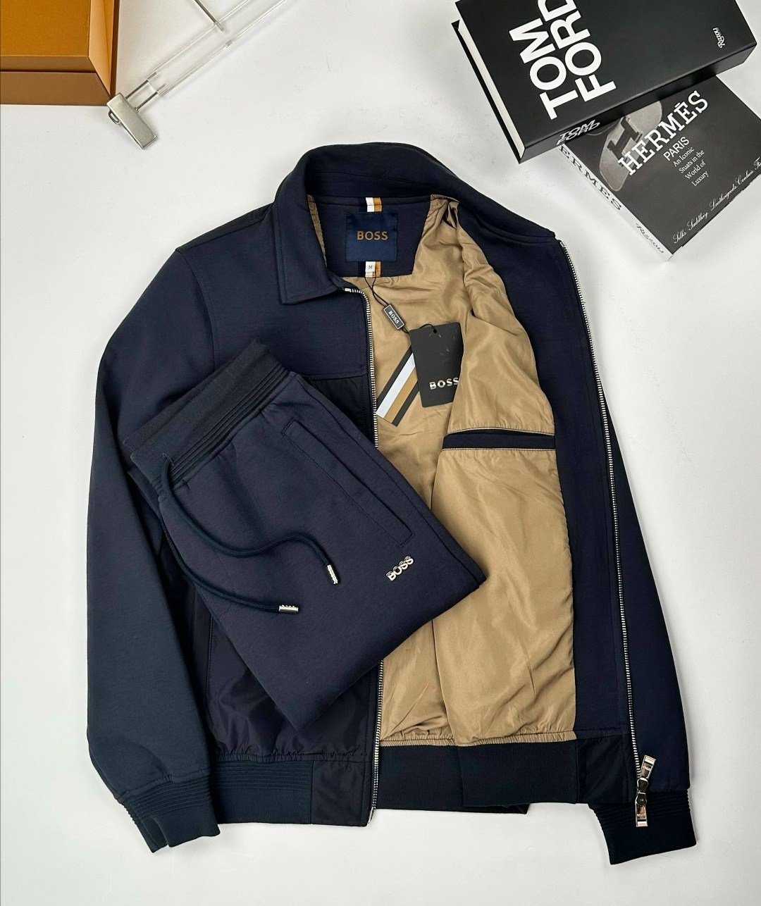 спортивный костюм brunello cucinelli,костюм спортивный мужской,костюм мужской,спортивный костюм boss
