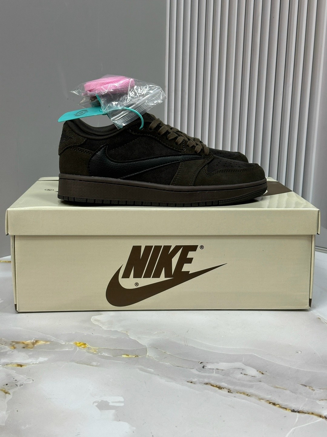 кроссовки nike travis scott air jordan 1 low,nike air jordan 1 low travis scott,кроссовки travis scott x air jordan 1 low og,nike air jordan 1 low x travis scott,кроссовки travis scott x air jordan 1