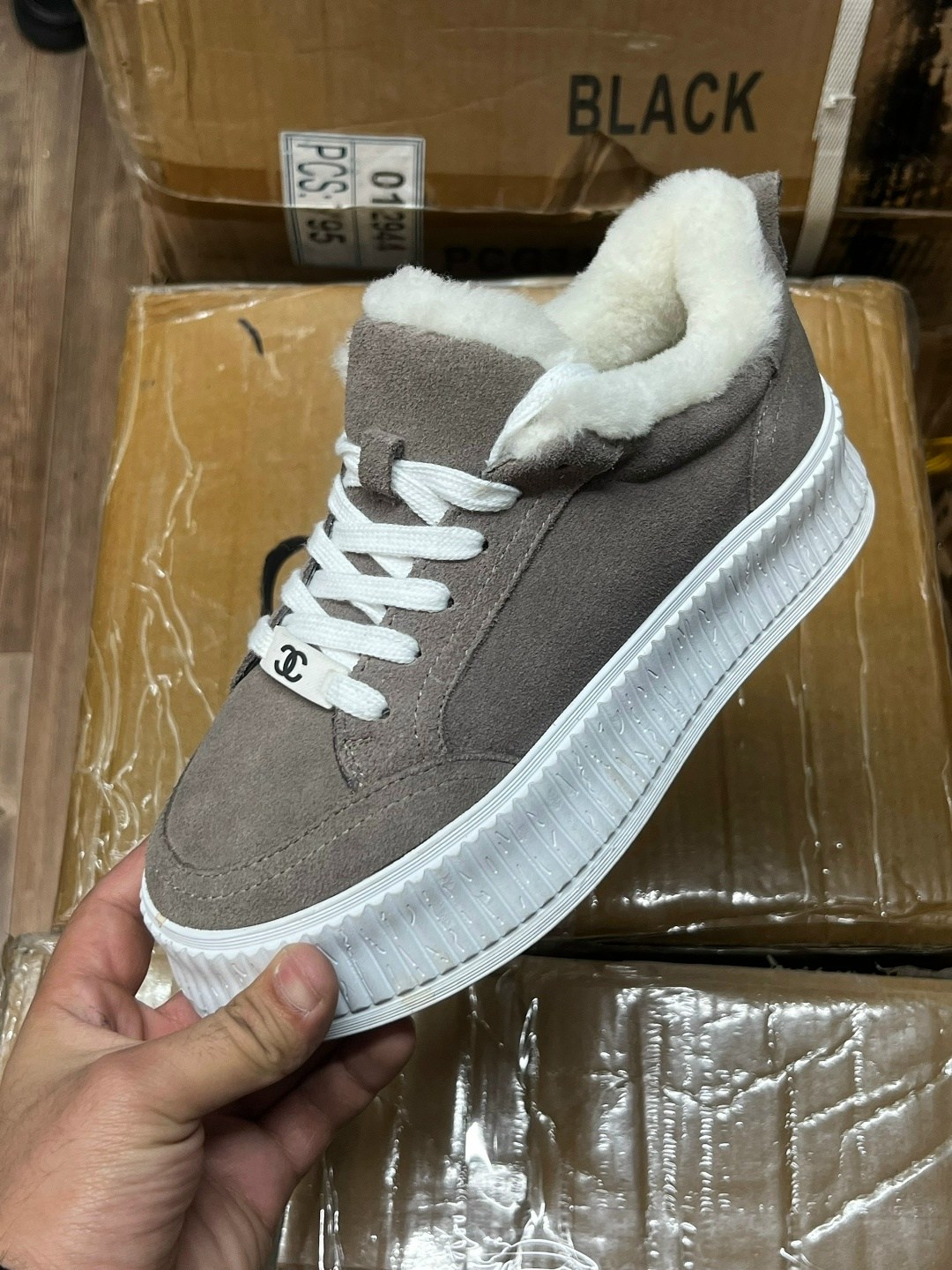 ,кроссовки женские chanel a120784 зимние бежевые,кроссовки на меху,женские зимние кроссовки,женская