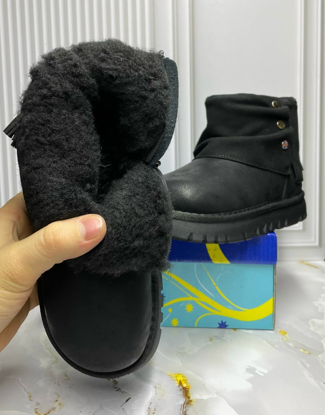 женские угги,,женские угги ugg,женские зимние угги,угги ugg classic с ремешками и жемчугом