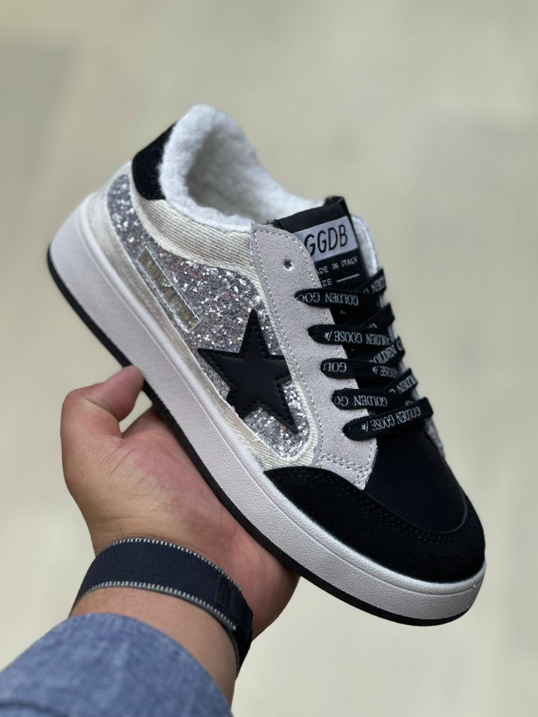 кеды зимние с натуральным мехом golden goose premium shoes,кеды женские golden goose a116527 зимние с мехом серебристые,,кеды зимние женские,кроссовки golden goose