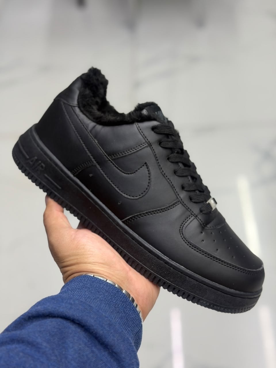 зимние кроссовки nike air force 1 low,кроссовки зимние nike air force,кроссовки nike air force 1 low a100590 all black зимние с мехом,кроссовки зимние nike air force 1,nike air force 1 low black