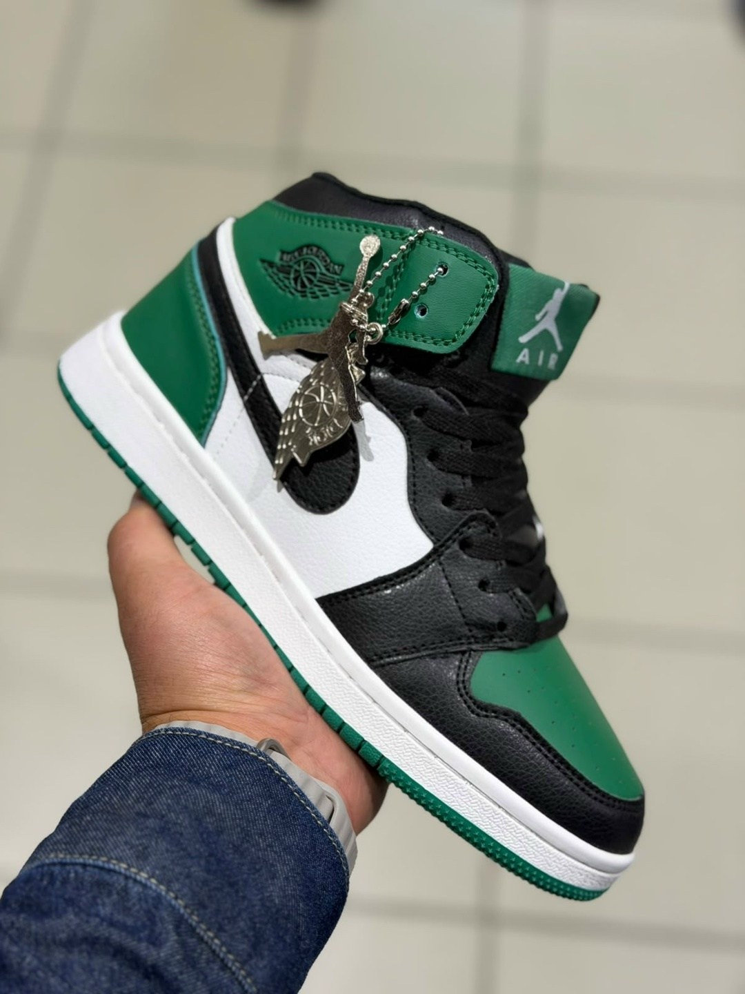 air jordan 1 mid se dutch green,air jordan 1 mid pine green,nike air jordan 1 high pine green,air jordan 1 zoom cmft 'stadium green',nike air jordan 1 pine green