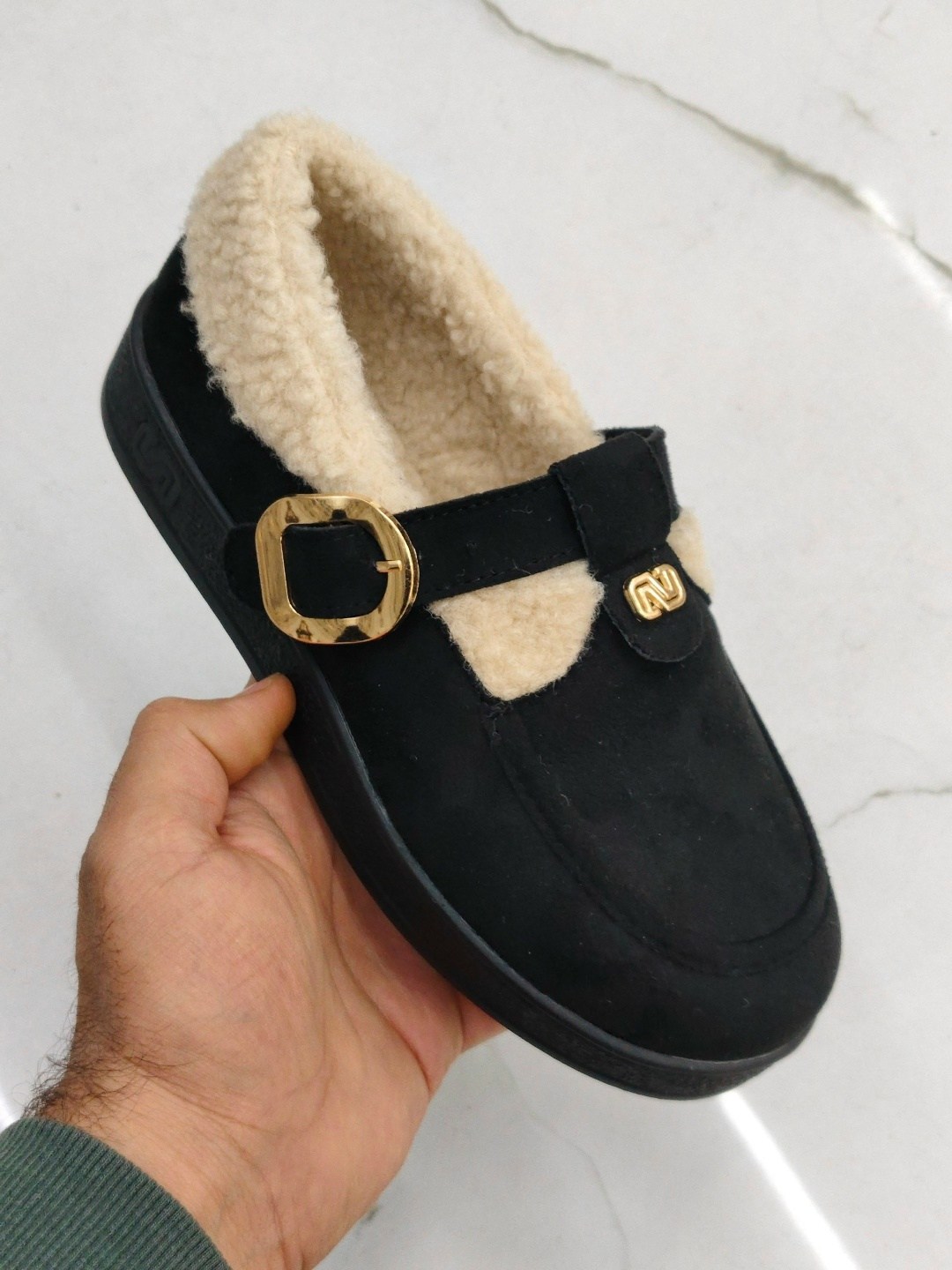 ,лоферы на меху gucci,женские зимние лоферы gucci 2026-2026 бежевые кожаные с мехом,женские зимние лоферы gucci 2026-2026 черные с бежевым кожаные с мехом,меховая