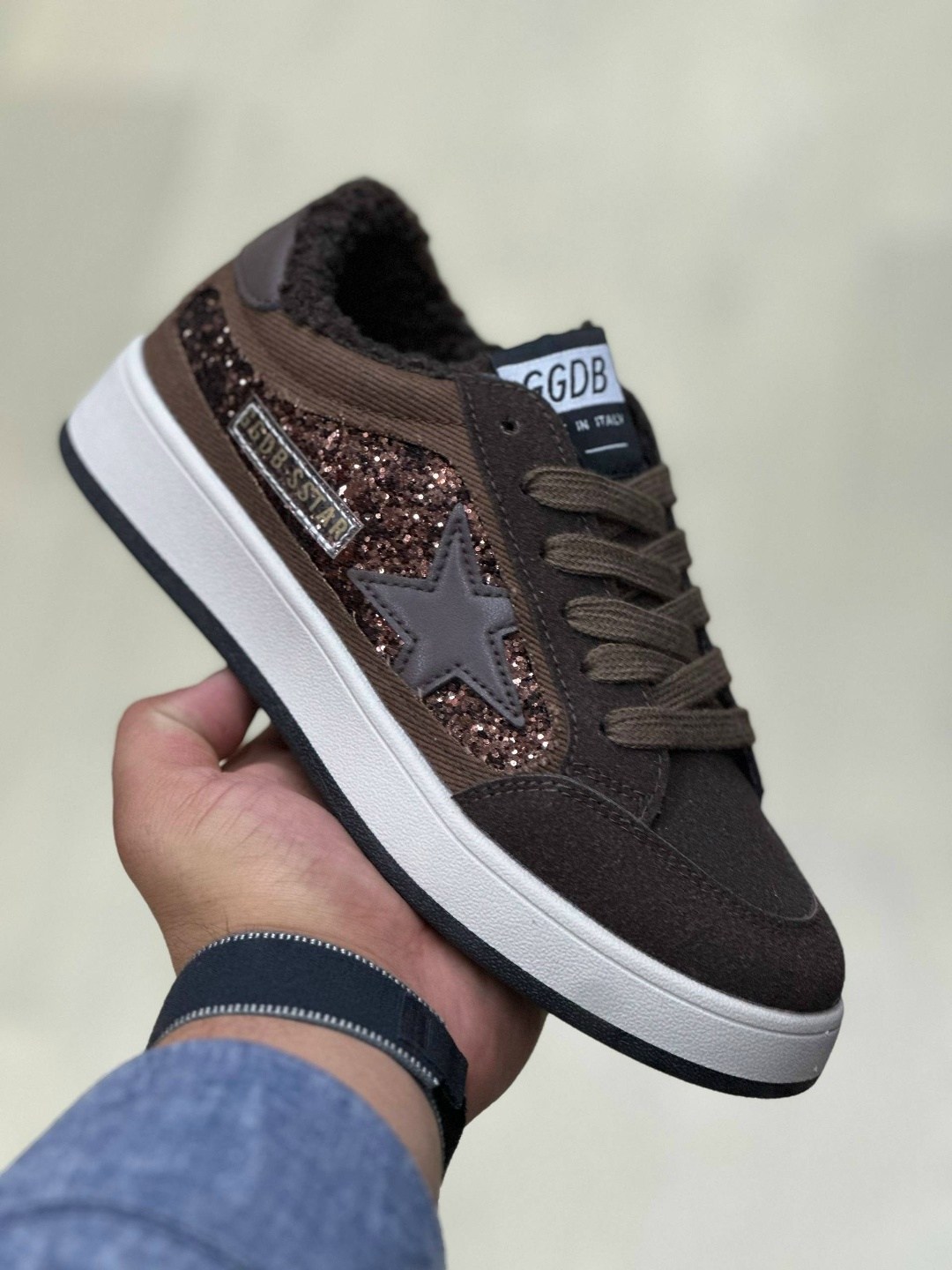 кеды зимние с натуральным мехом golden goose premium shoes,кеды женские golden goose a116527 зимние с мехом серебристые,,кеды зимние женские,кроссовки golden goose