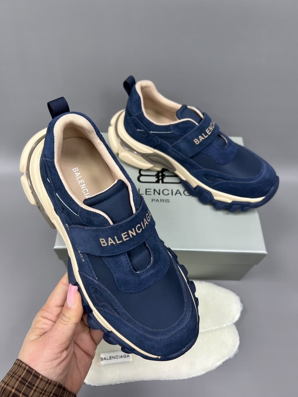 balenciaga кроссовки женские,кроссовки balenciaga,кроссовки balenciaga triple s,кроссовки balenciaga triple s clear sole,кроссовки диор женские на липучках