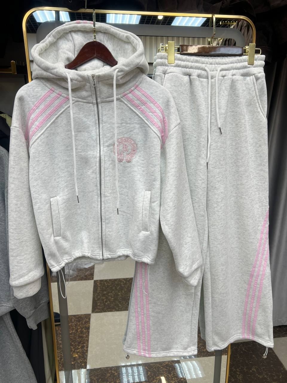 спортивный костюм с капюшоном htv_textile,спортивные костюмы 2026,женский спортивный костюм,трикотажные костюмы,костюм спортивный