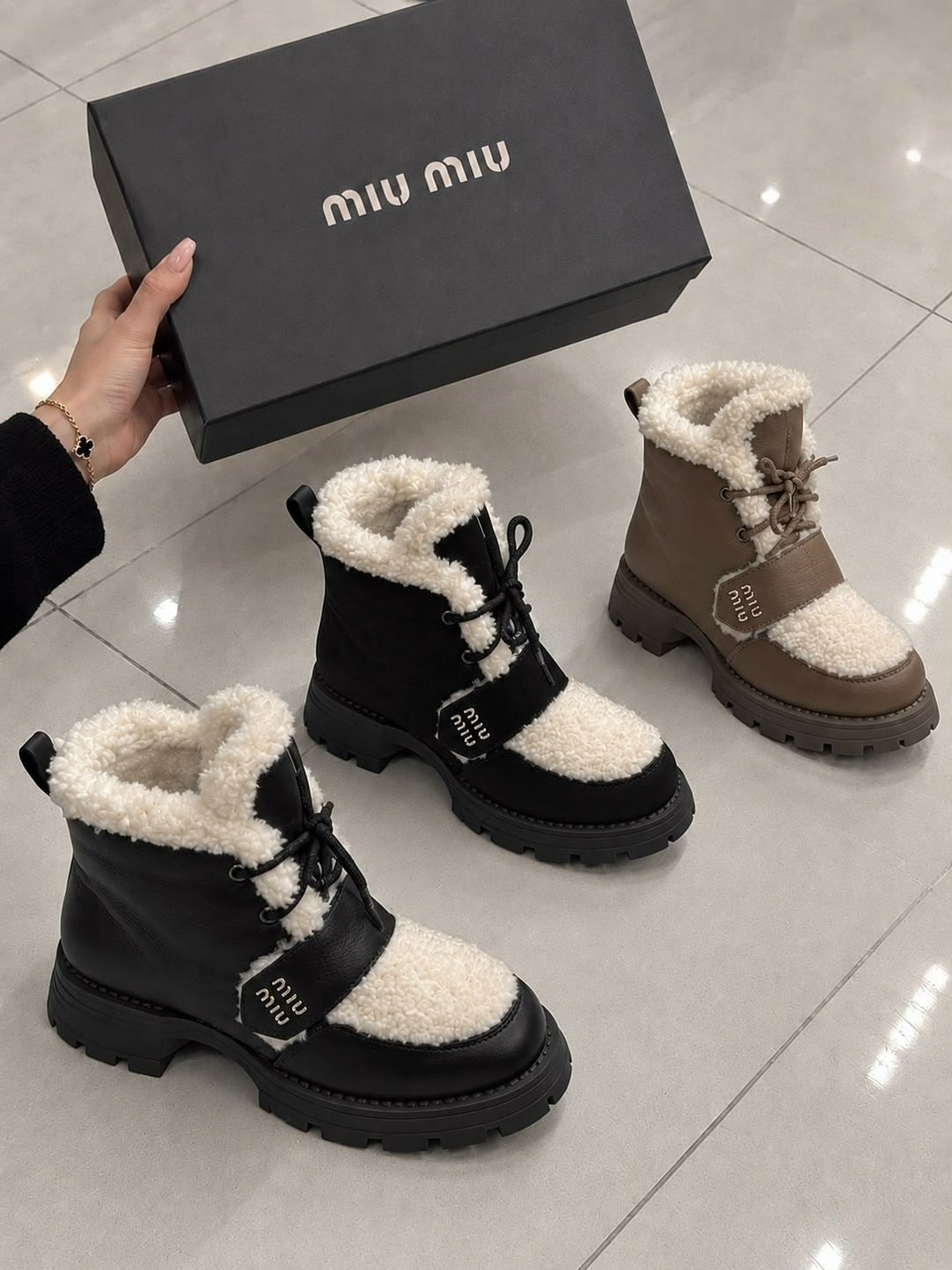 ,женские зимние ботинки,ботинки женские зимние miu miu,женские ботинки,ботинки miu miu