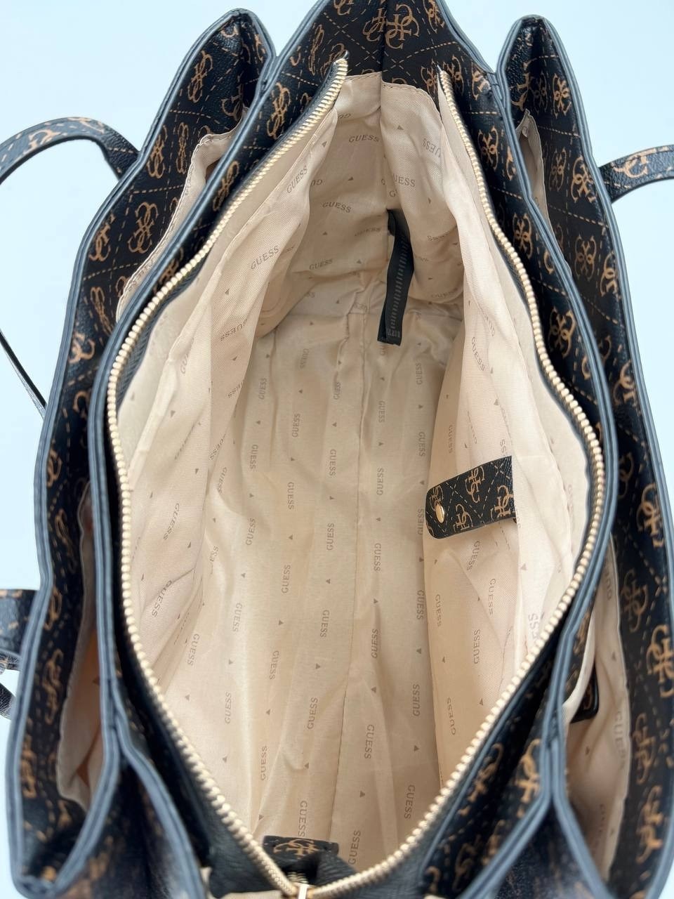 сумка guess,сумка женская guess,сумка-тоут женская guess с двумя отделениями коричневый,сумка шоппер guess,сумка шоппер женская guess hwql78 79230