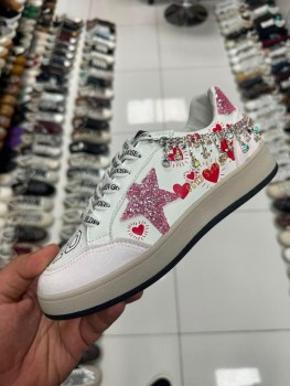 Кроссовки