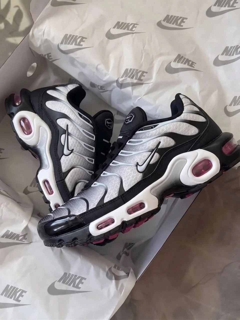 кроссовки nike tn air max plus,nike air max plus tn,кроссовки,кроссовки nike air max plus,кроссовки женские air max tn plus найк