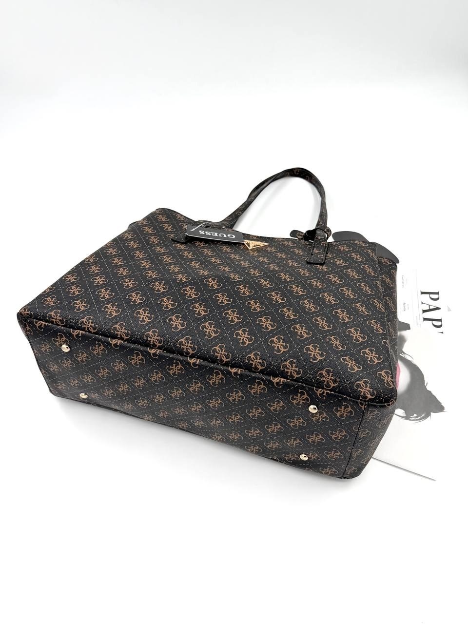 сумка guess,сумка женская guess,сумка-тоут женская guess с двумя отделениями коричневый,сумка шоппер guess,сумка шоппер женская guess hwql78 79230