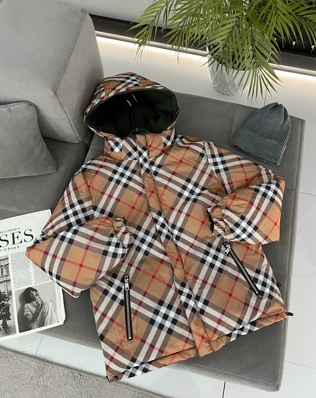burberry пуховик,женский двусторонний пуховик burberry бежевый lm-21613,женский двусторонний пуховик burberry бежевый,зимняя куртка burberry,пуховик мужской burberry