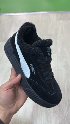 Кроссовки