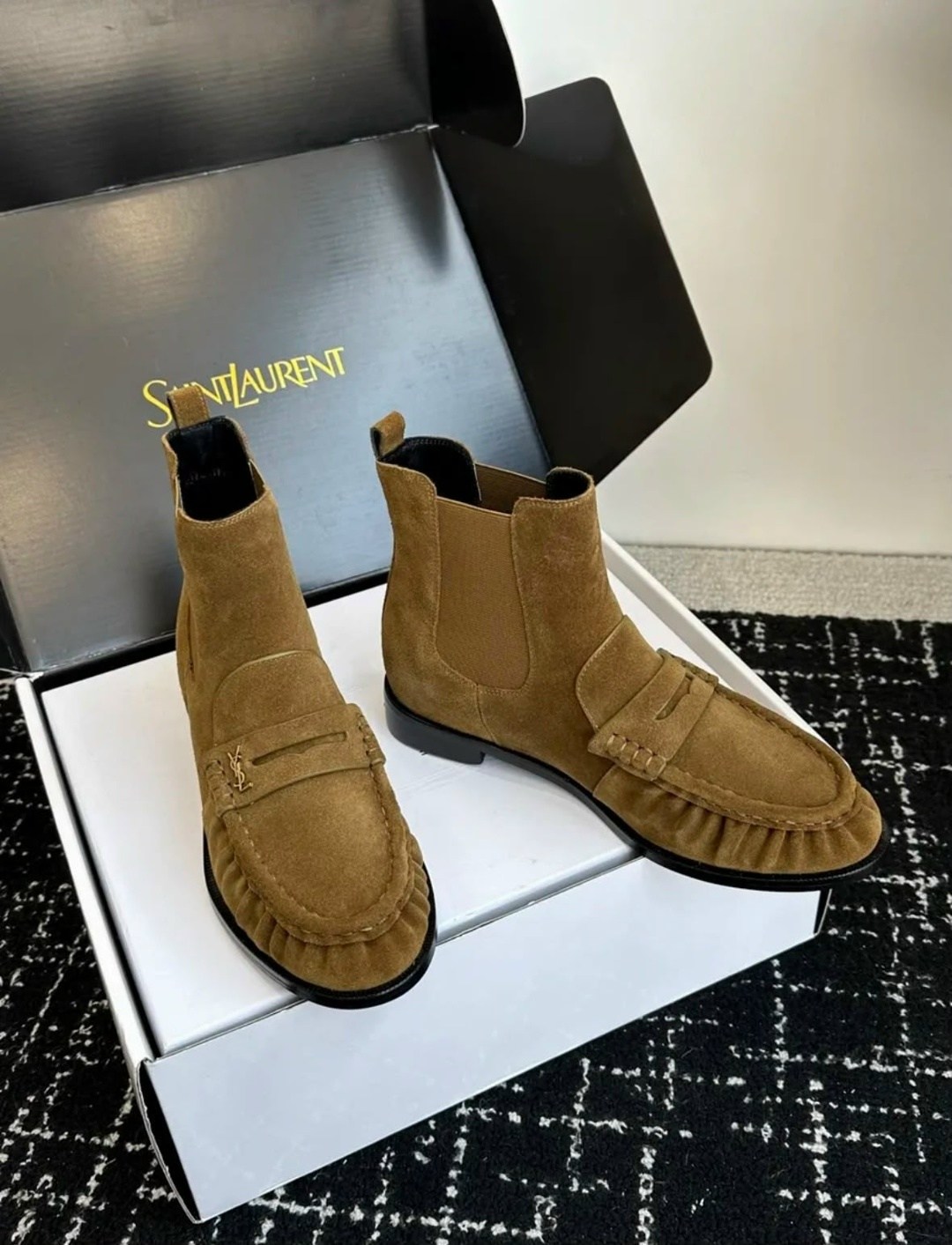 ,замшевые ботинки,женская ,ботинки из натуральной замши,ботинки massimo dutti