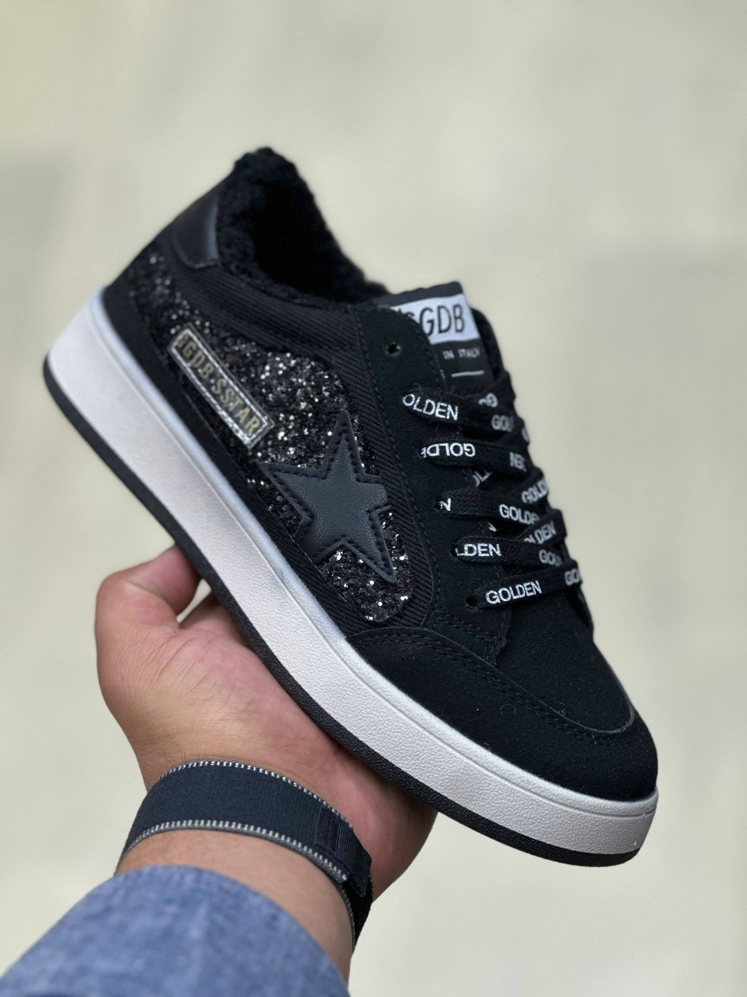 кеды зимние с натуральным мехом golden goose premium shoes,кеды женские golden goose a116527 зимние с мехом серебристые,,кеды зимние женские,кроссовки golden goose