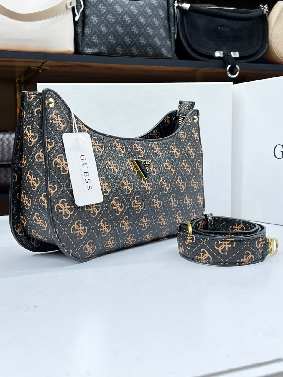 сумка женская guess,сумка guess,сумка женская guess 213181340,сумка guess через плечо,сумка guess бежевая