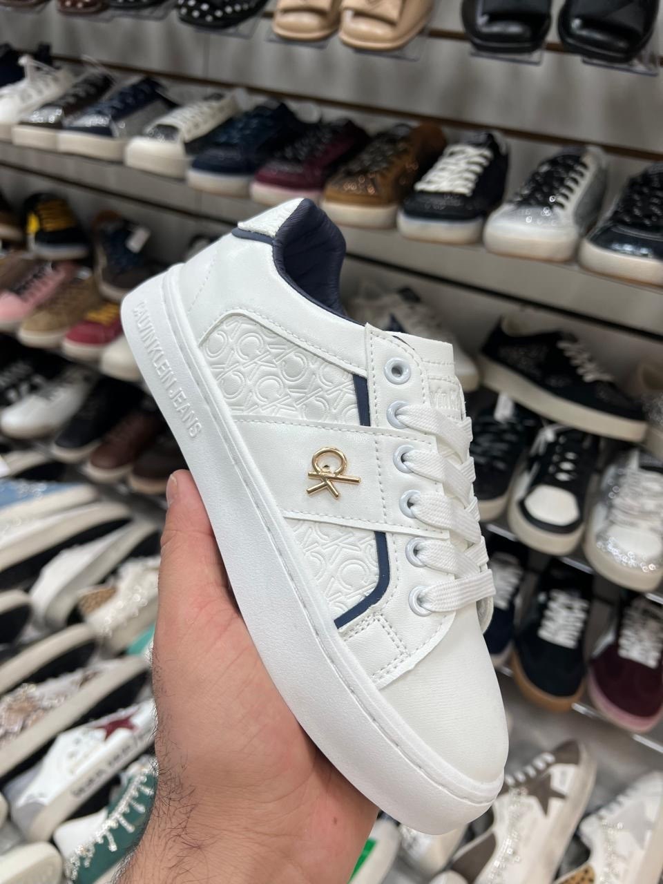 ,женские кроссовки,кеды гуес женские,кроссовки женские guess,женские повседневные кроссовки