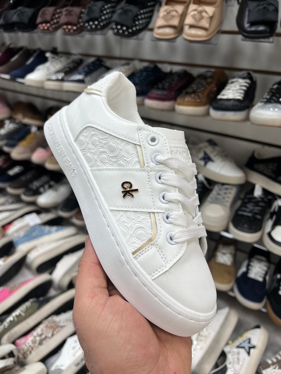 ,женские кроссовки,кеды гуес женские,кроссовки женские guess,женские повседневные кроссовки