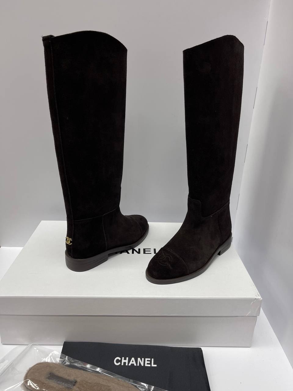 сапоги chanel,женские черные замшевые сапоги chanel,сапоги женские chanel,замшевые сапоги,сапоги chanel высокие черные бархат