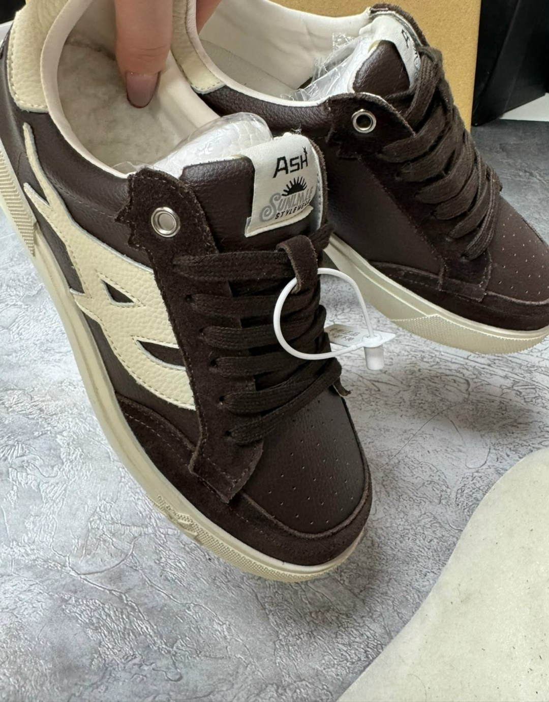 ,лаковые кроссовки golden goose,кеды golden goose,женские кроссовки, женская