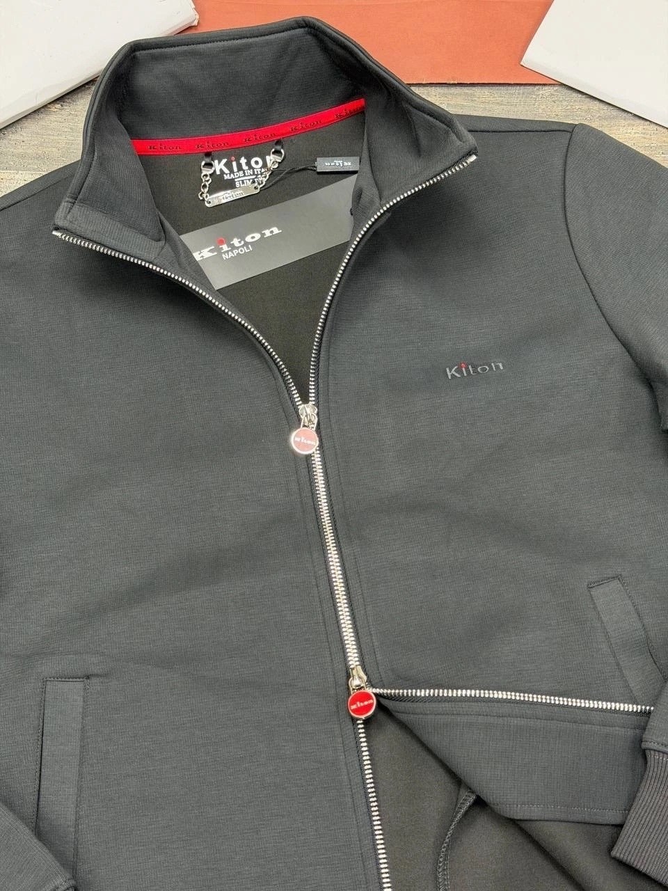 спортивный костюм tommy hilfiger,мужской спортивный костюм,спортивный костюм hugo boss,спортивный костюм kiton,спортивные костюмы для мужчин