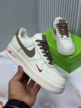 Кроссовки