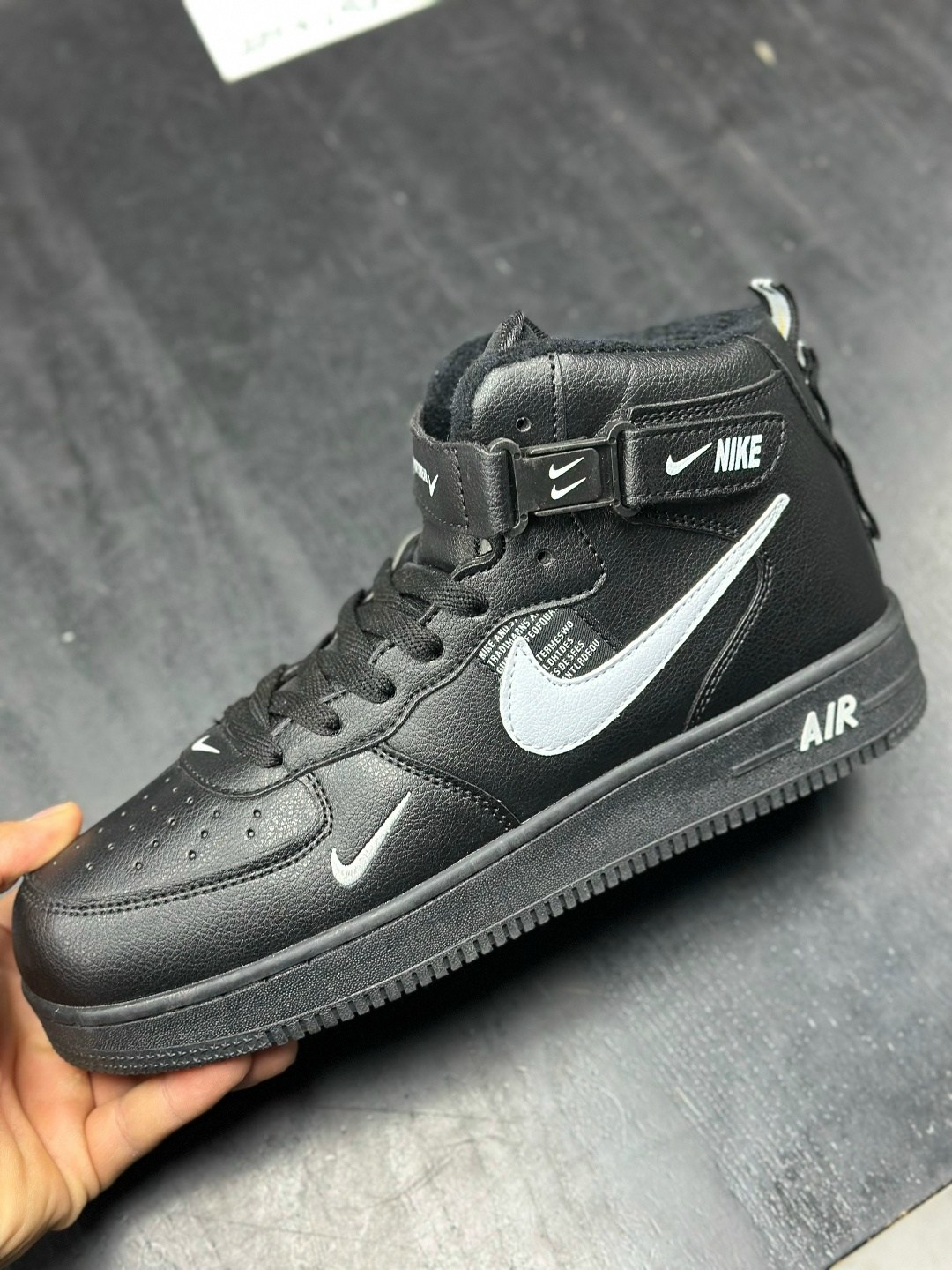 кроссовки nike air force 1 mid "black",nike air force 1 mid,кроссовки nike air force 1,зимние кроссовки nike air force,nike air force 1 mid black
