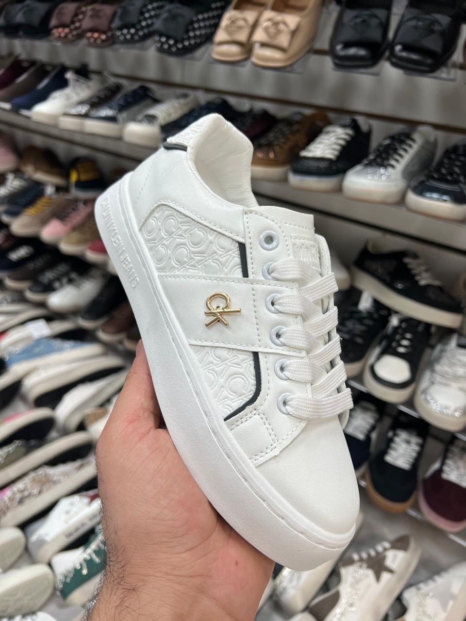,женские кроссовки,кеды гуес женские,кроссовки женские guess,женские повседневные кроссовки